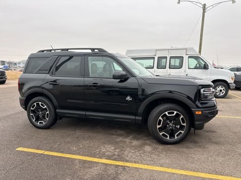 Used 2024 Ford Bronco Sport Outer Banks w/ Tech Package image 8