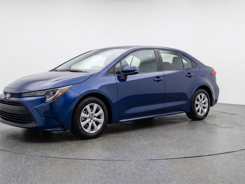 Used 2025 Toyota Corolla LE FWD image 3
