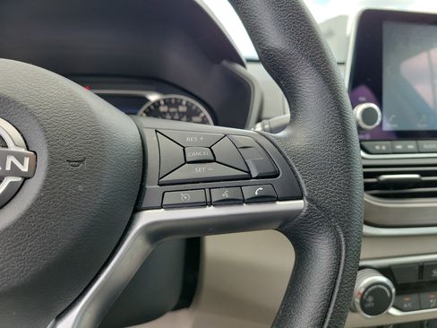 Used 2025 Nissan Altima 2.5 SV FWD image 20