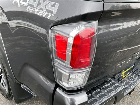 Used 2023 Toyota Tacoma TRD Sport image 21