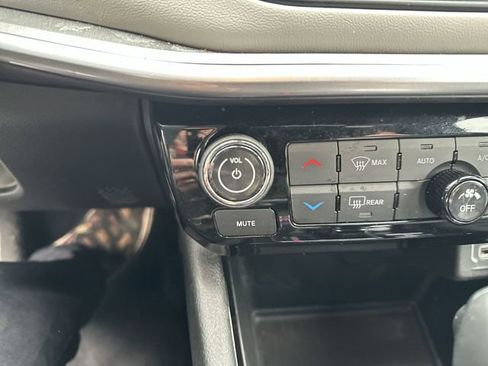 Used 2025 Jeep Compass Limited AWD/4WD image 14