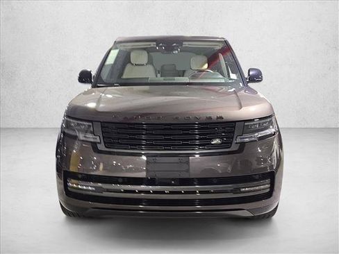 Used 2024 Land Rover Range Rover SE AWD/4WD image 2
