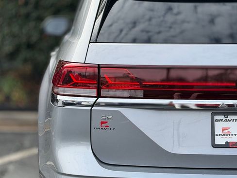 Used 2024 Volkswagen Atlas SE image 16