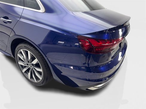 Used 2022 Audi A4 2.0T Premium w/ Convenience Package image 17