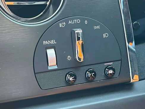 Used 2021 Rolls-Royce Dawn RWD image 8