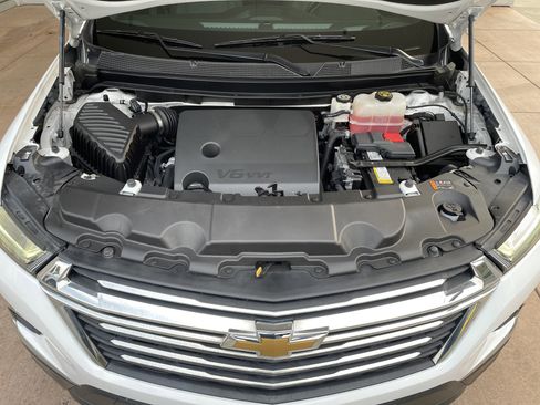 Used 2023 Chevrolet Traverse LT image 25