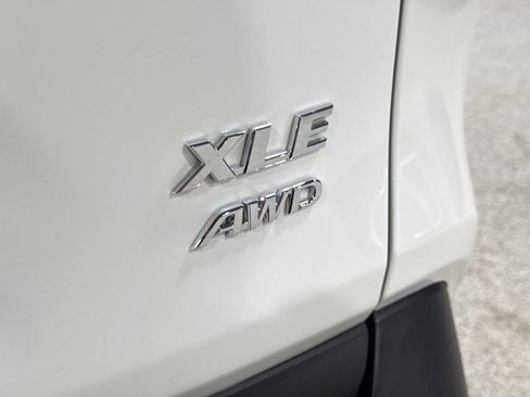 Used 2021 Toyota RAV4 XLE Premium AWD/4WD image 77