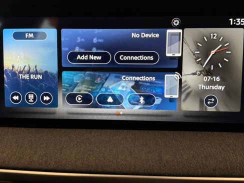 Used 2025 Nissan Kicks SV FWD image 15