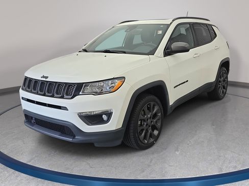 Used 2021 Jeep Compass Latitude w/ Sun and Sound Group AWD/4WD image 1