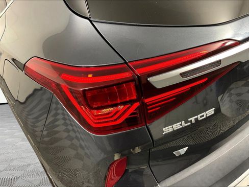 Used 2022 Kia Seltos EX AWD/4WD image 23