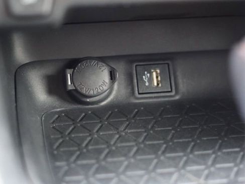 Used 2023 Toyota RAV4 XLE Premium image 34