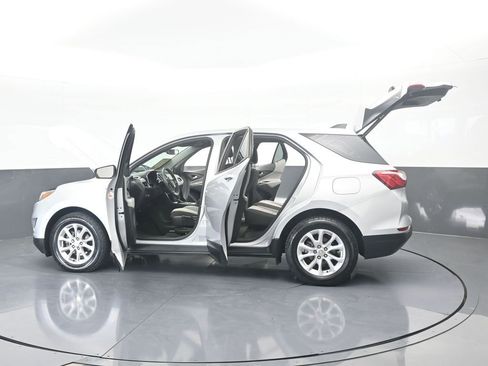 Used 2020 Chevrolet Equinox LS image 69
