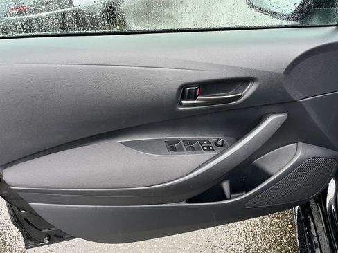 Used 2025 Toyota Corolla LE image 20