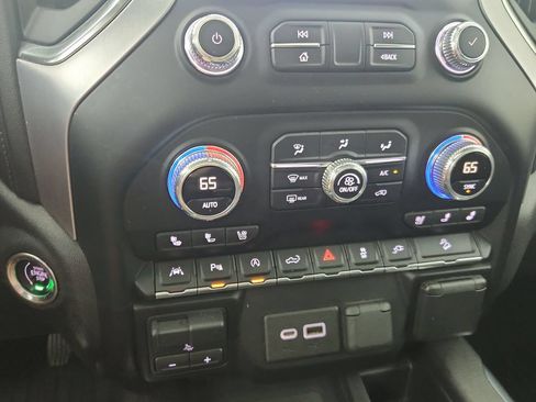 Used 2020 GMC Sierra 1500 SLT w/ SLT Premium Plus Package AWD/4WD image 29