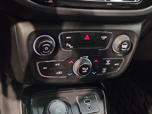 Used 2019 Jeep Compass Limited w/ Safety & Security Group image 31