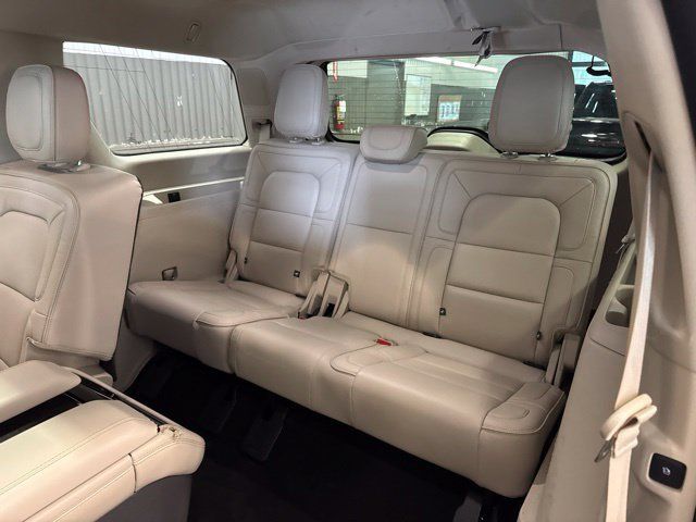 Used 2019 Lincoln Navigator Reserve w/ Cargo Package AWD/4WD image 13