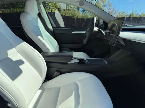 Used 2023 Tesla Model Y Long Range image 25