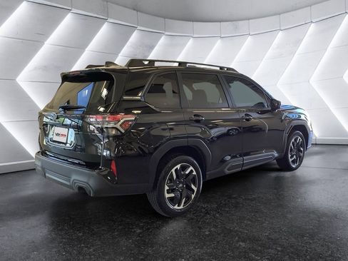 Used 2025 Subaru Forester Limited image 4