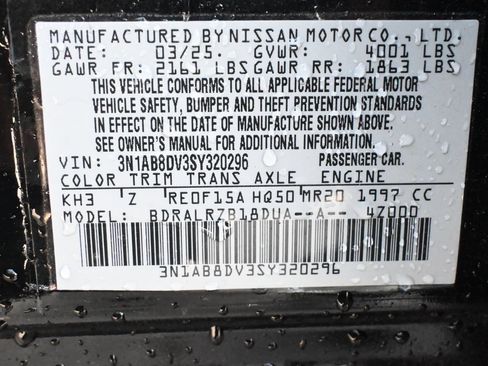 Used 2025 Nissan Sentra SR FWD image 28