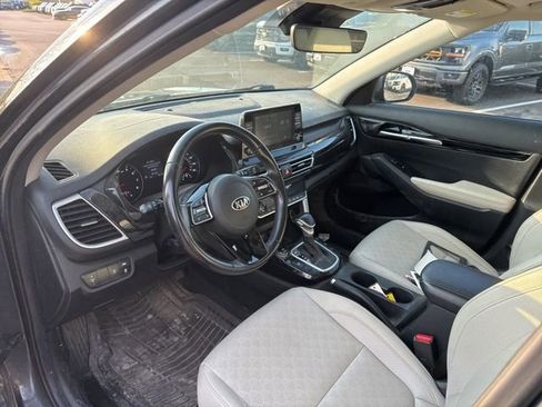 Used 2021 Kia Seltos EX image 10