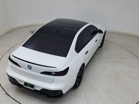 Used 2023 BMW 740i w/ Executive Package image 87