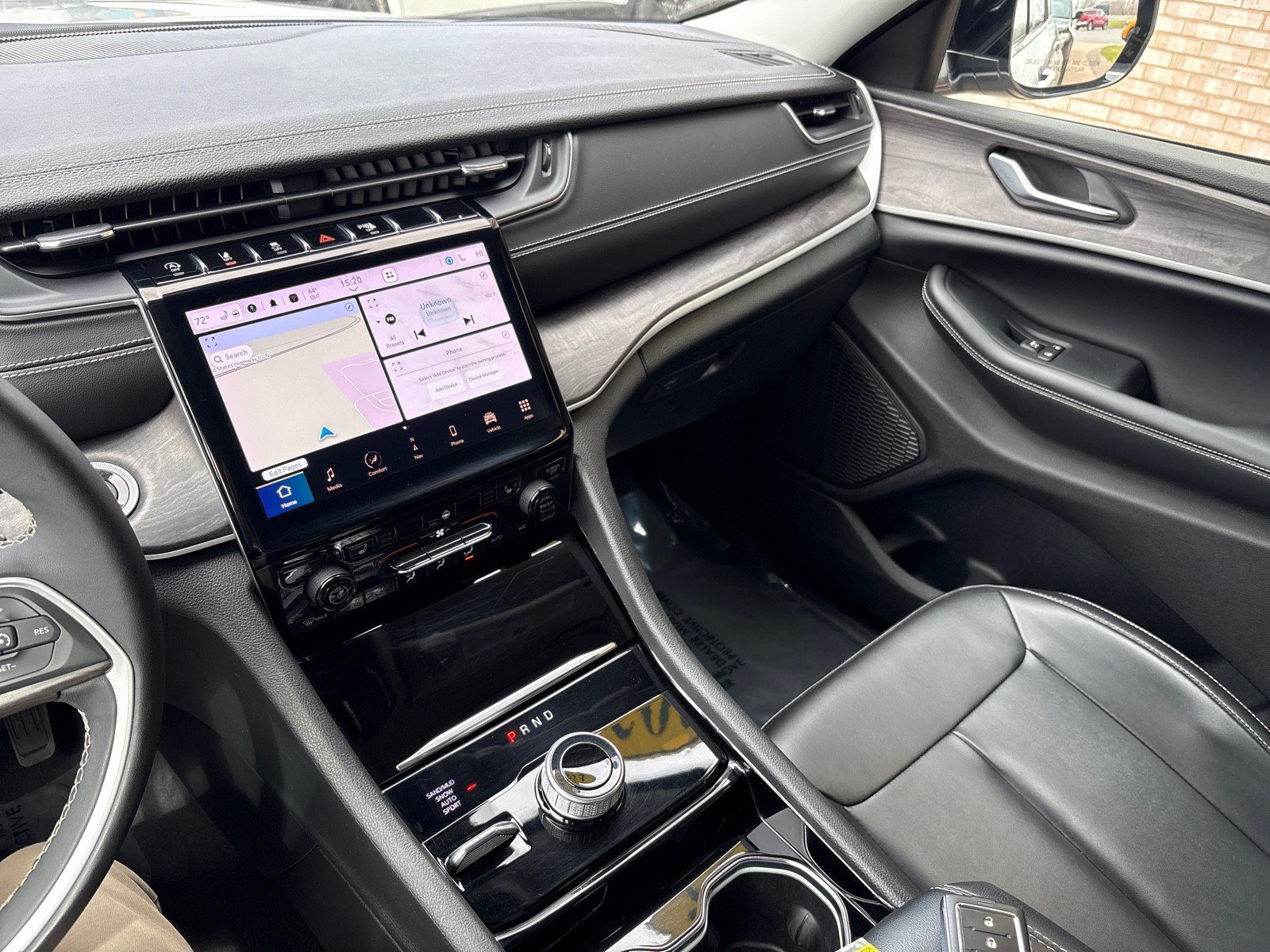 Used 2023 Jeep Grand Cherokee Limited AWD/4WD image 18