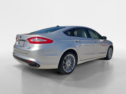 Used 2015 Ford Fusion SE w/ Equipment Group 202A image 5