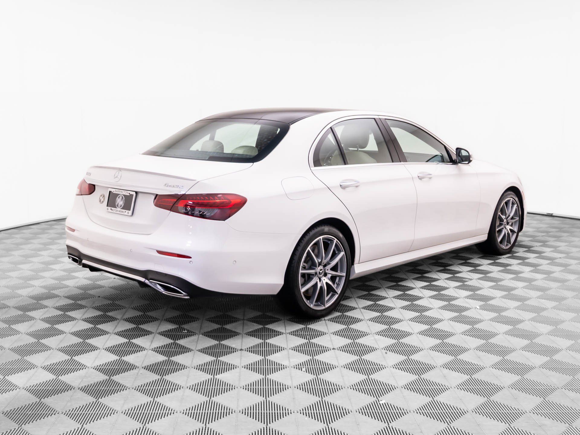 Certified 2022 Mercedes-Benz E 450 4MATIC Sedan image 5