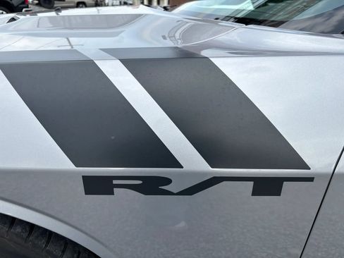 Used 2013 Dodge Challenger R/T RWD image 3