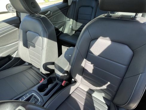 Used 2024 Volkswagen Jetta SE image 21