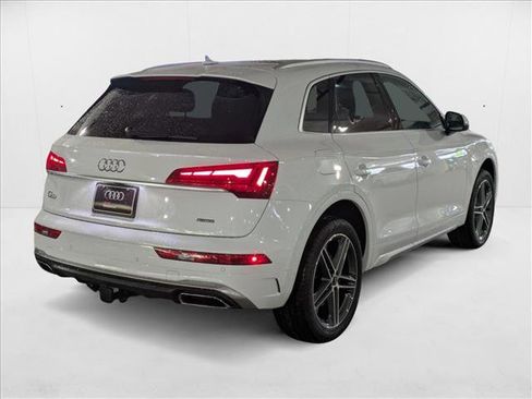 New 2025 Audi Q5 e Premium Plus image 2