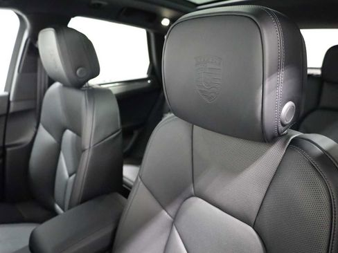 Certified 2026 Porsche Macan AWD/4WD image 19