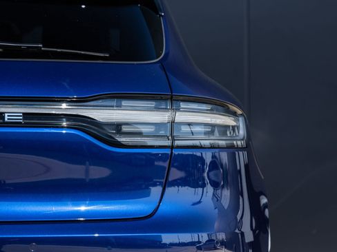 Certified 2026 Porsche Macan AWD/4WD image 14