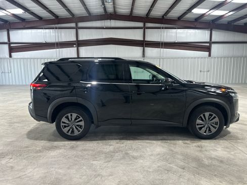 Used 2025 Nissan Pathfinder SV AWD/4WD image 6