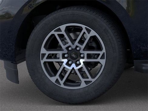 New 2025 Ford Expedition Active image 19