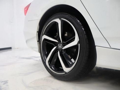 Used 2020 Honda Accord Sport image 11
