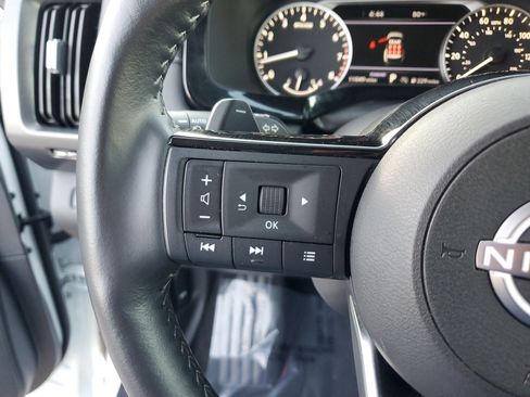 Used 2025 Nissan Pathfinder SL image 24