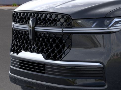 New 2026 Lincoln Navigator L Reserve AWD/4WD image 17