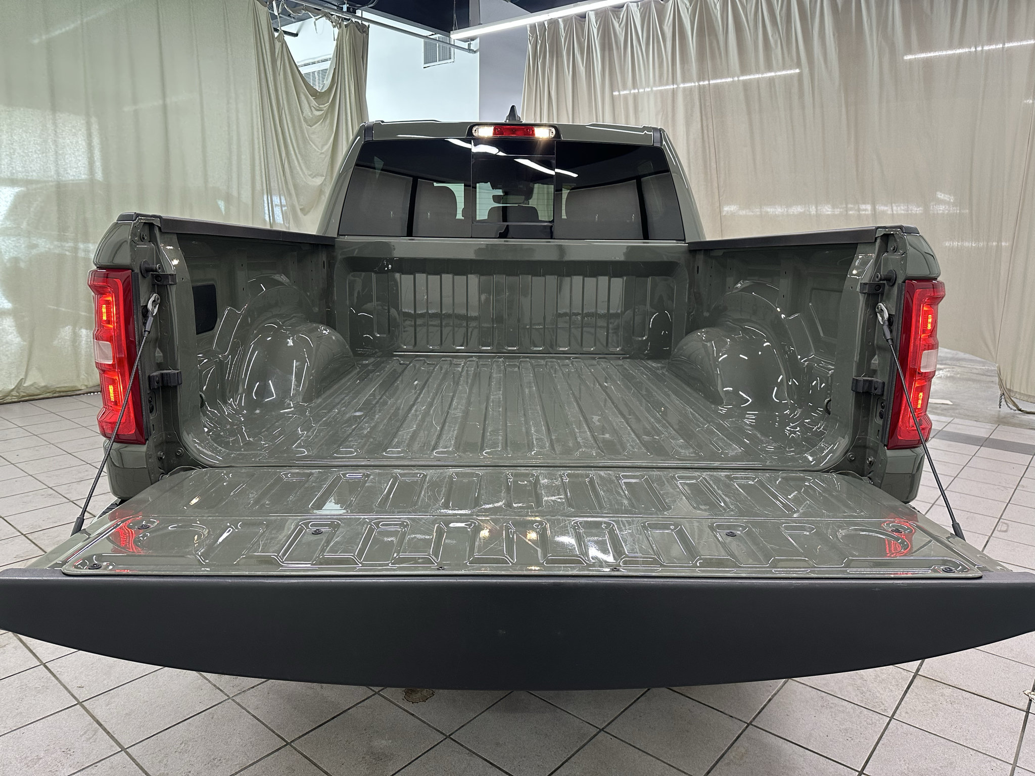 Used 2026 RAM 1500 Big Horn AWD/4WD image 8