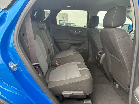 Used 2025 Chevrolet Blazer LT AWD/4WD image 19