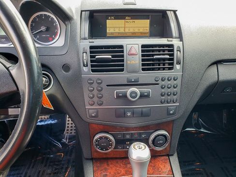 Used 2011 Mercedes-Benz C 300 4MATIC Sedan image 16