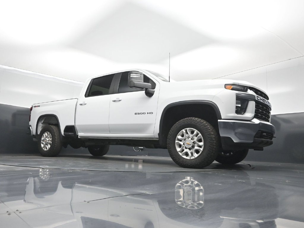Used 2021 Chevrolet Silverado 2500 LT w/ Fleet Comfort Package AWD/4WD image 3