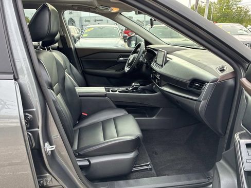 Certified 2023 Nissan Rogue SV w/ SV Premium B Package AWD/4WD image 9
