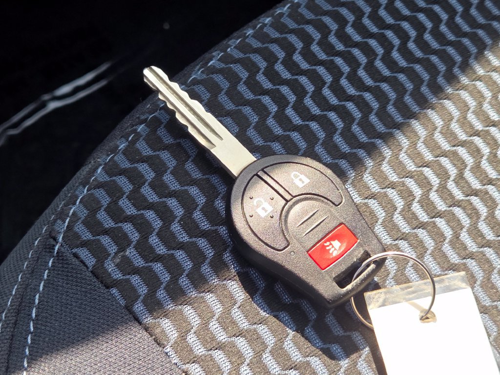 Used 2014 Nissan Versa Note SV FWD image 30