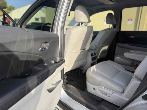 Used 2019 Honda Pilot Elite image 24