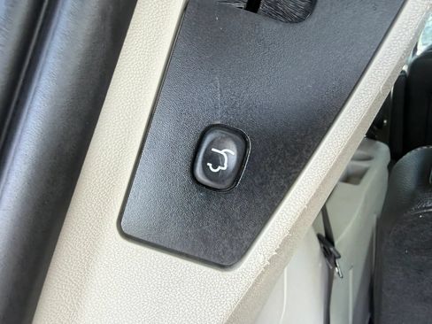 Used 2013 Chrysler Town & Country Touring-L w/ Trailer Tow Group FWD image 34