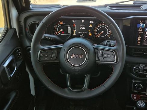 Used 2024 Jeep Wrangler Unlimited Rubicon AWD/4WD image 22