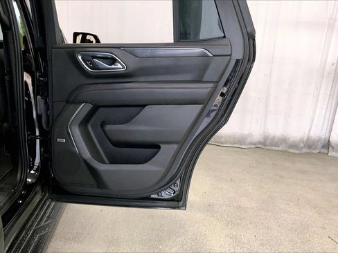 Used 2021 Chevrolet Tahoe RST w/ Luxury Package AWD/4WD image 23
