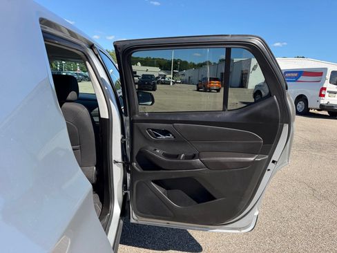 Used 2020 Chevrolet Traverse LS AWD/4WD image 32