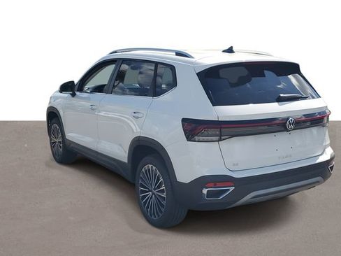 New 2026 Volkswagen Taos SE FWD image 3